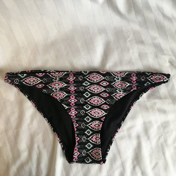 Women's HOLLISTER Black Pink Tribal Swim Bikini Top Push Up Size 34C Bottoms L - Picture 13 of 15
